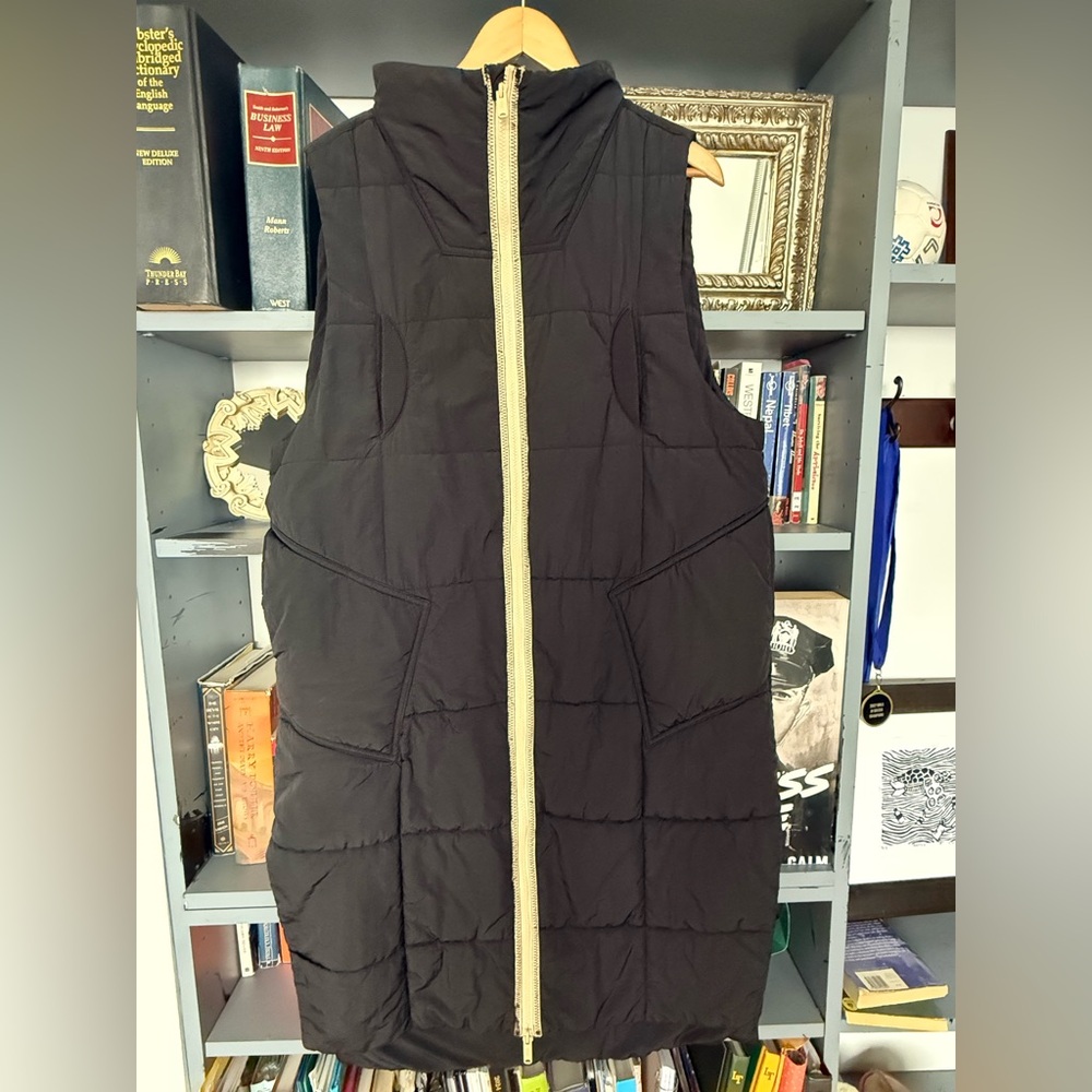 Women's Free People long puffer vest- M
